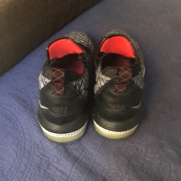 Lebron 16 low - Picture 3 of 4